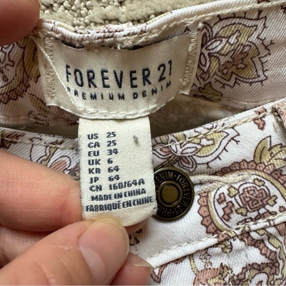 ✨ Forever 21 Premium Denim Paisley Patterned Skinny Jeans - Picture 8 of 8